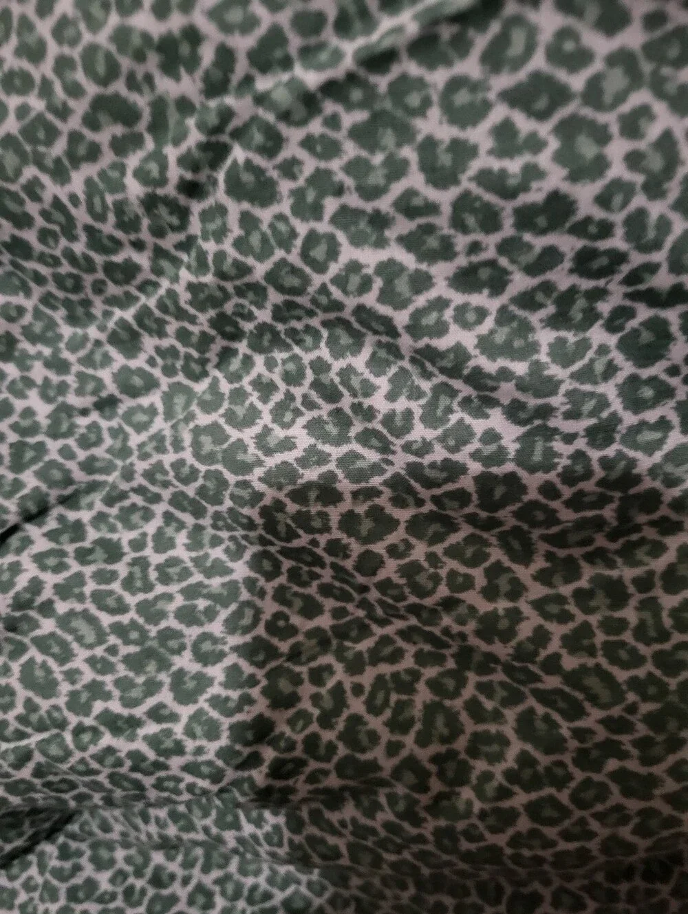 King Comforter With 2 Shams & Accent Pillow Reversable8